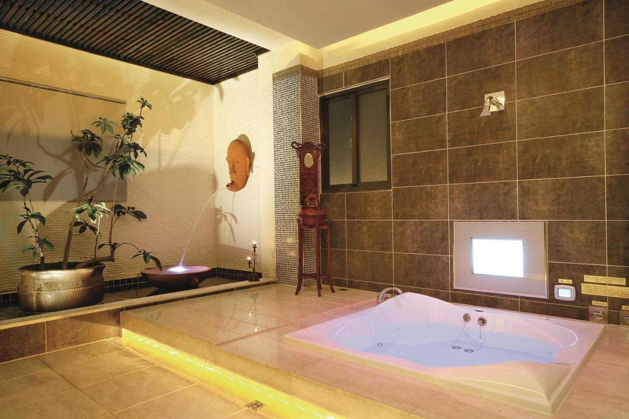 Spring Young Motel Fengyuan Exteriör bild