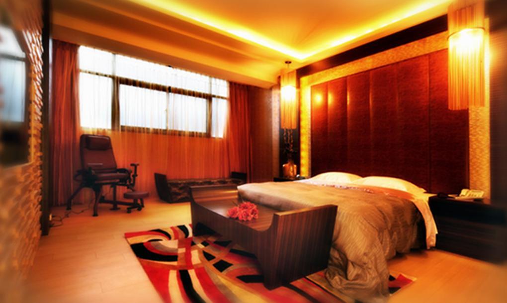 Spring Young Motel Fengyuan Exteriör bild
